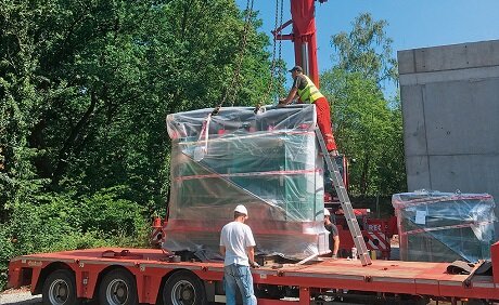 BHKW Ramstein Anlieferung Maschinen